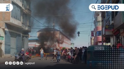 Lo ltimo: Manifestantes queman llantas y saquean sede de la Fiscala en seal de protesta
